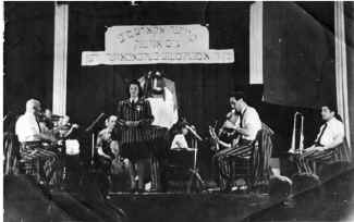 Photograph of Performers 